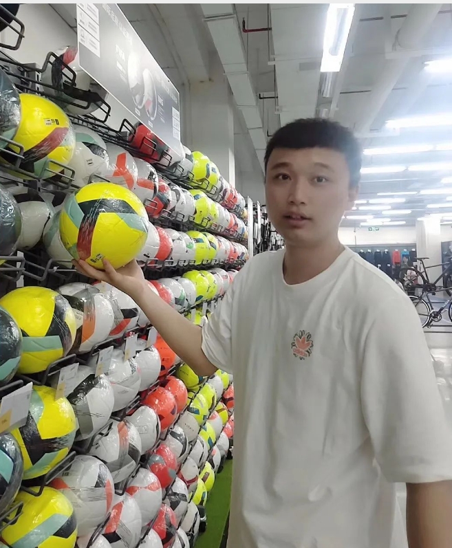 李先生