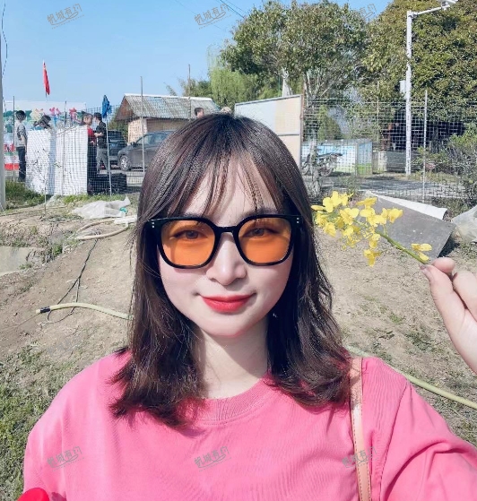 谭小姐