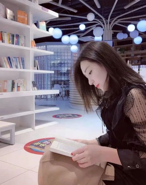 侯小姐