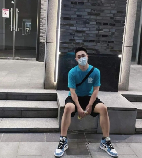 李先生