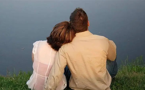 情感确认指南：如何判断女生是否真正从内心接受你做她的男朋友