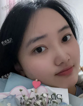 谭女士