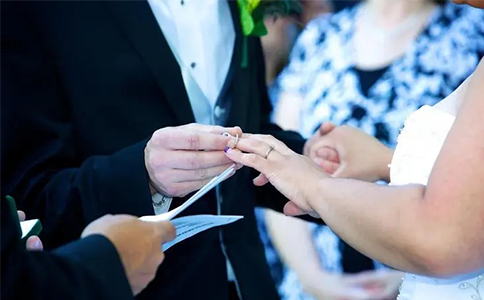 单身的你会选择婚介所找对象么? 